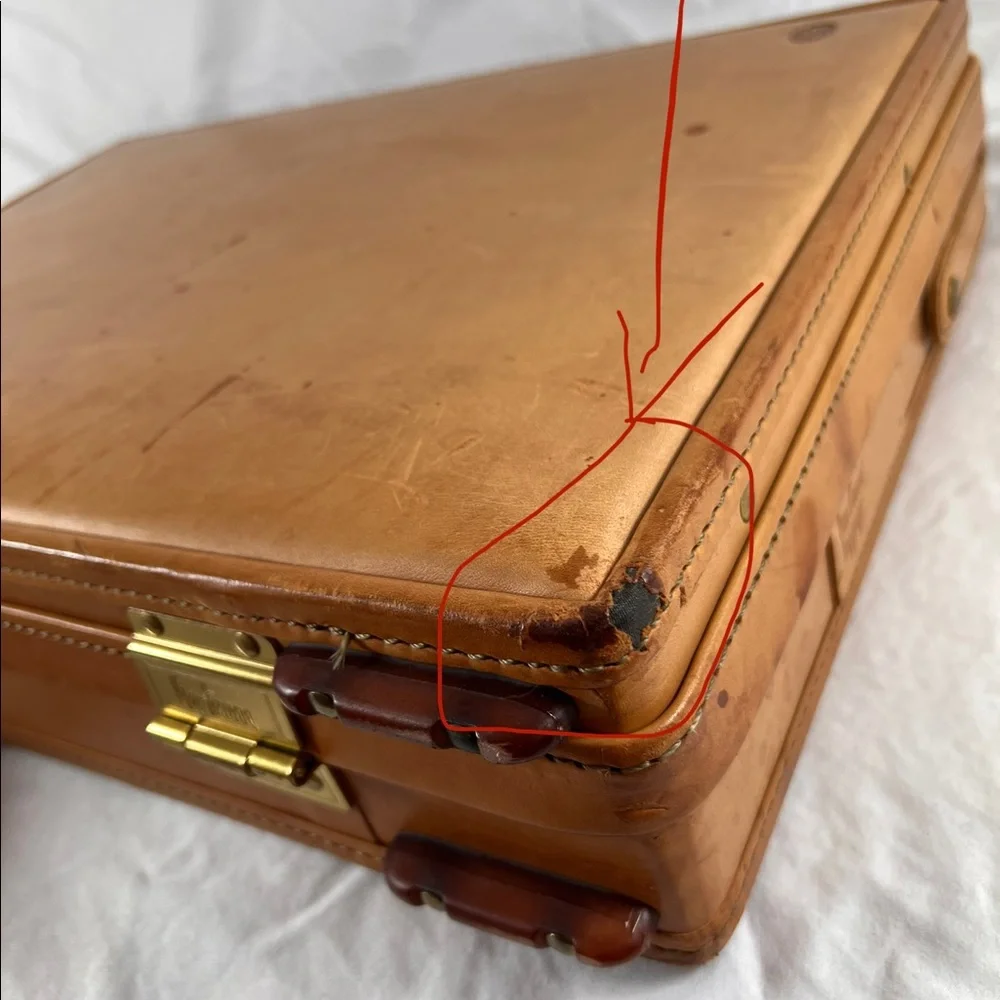 HARTMANN Stunning Authentic Belting Leather Woodbox Luggage Briefcase Attaché.